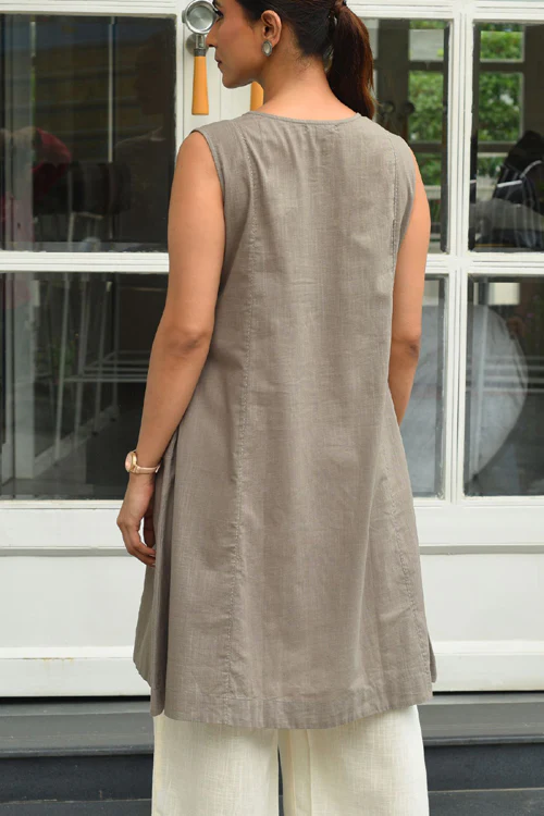 Rangsutra Bagh Cotton Sleeveless Grey Hand Embroidered Kurta - Image 8