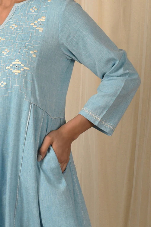 Rangsutra Baori Blue Hand Embroidered 3Q Sleeve Kurta - Image 4