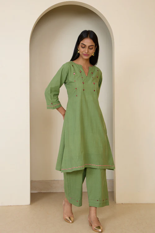 Bebaak Ada Mirror Hand Embroidered & Handwoven Kurta Set - Image 3