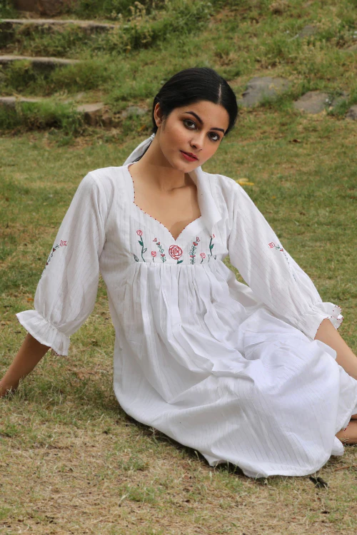 Bebaak Jasmin Handpainted & Handwoven Dress - Image 4