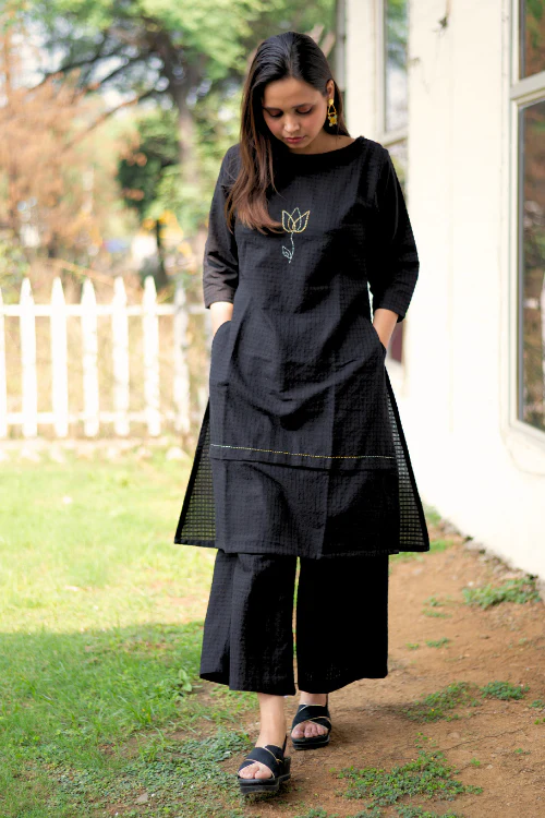 Bebaak Lotus Hand Embroidered & Handwoven Boat Neck Black Kurta Set - Image 5