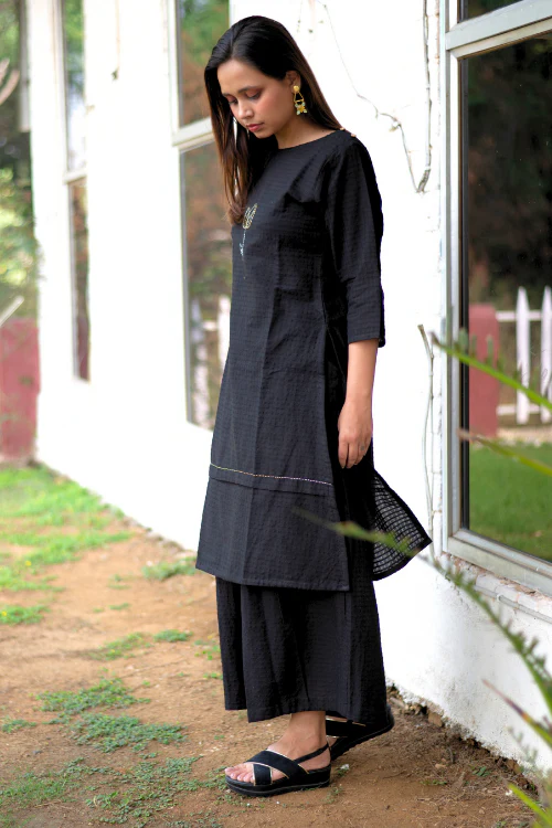 Bebaak Lotus Hand Embroidered & Handwoven Boat Neck Black Kurta Set - Image 6