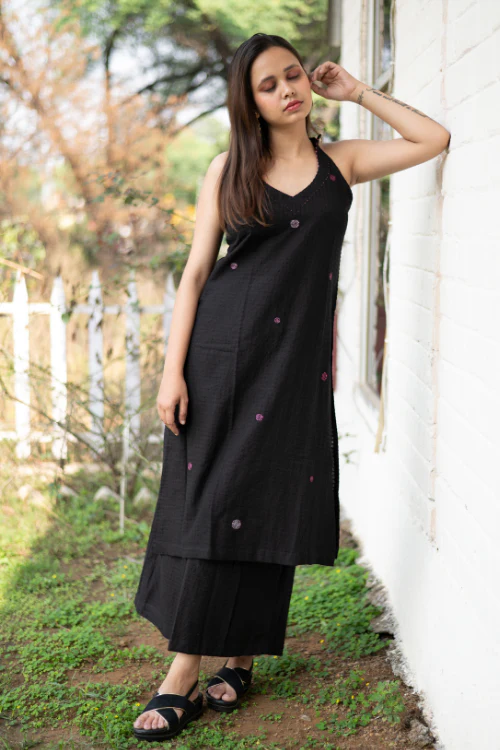 Bebaak Surmayee  Hand Embroidered & Handwoven Halter Black Kurta Set - Image 4