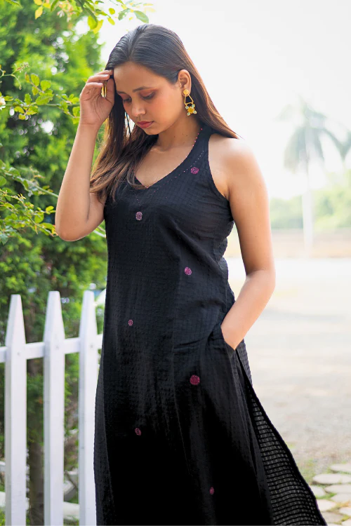 Bebaak Surmayee  Hand Embroidered & Handwoven Halter Black Kurta Set - Image 5