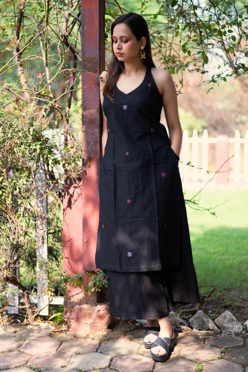 Bebaak Surmayee  Hand Embroidered & Handwoven Halter Black Kurta Set - Image 6
