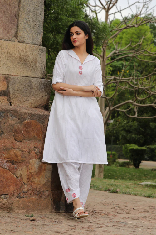 Bebaak Surriaya Handpainted & Handwoven Salwar Suit - Image 4