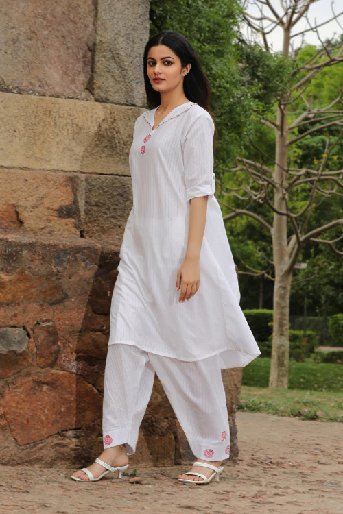 Bebaak Surriaya Handpainted & Handwoven Salwar Suit - Image 5