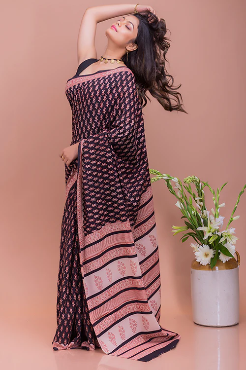 TICH Summer Classics. Bagru Block Printed Mulmul Cotton Saree - Black Flora - Image 4