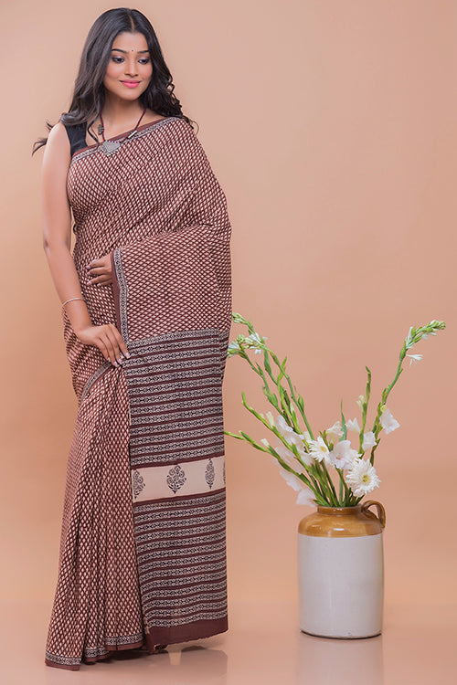TICH Summer Classics. Bagru Block Printed Mulmul Cotton Saree - Brown Buds - Image 3