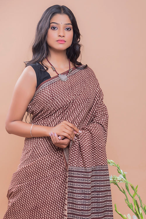 TICH Summer Classics. Bagru Block Printed Mulmul Cotton Saree - Brown Buds - Image 5