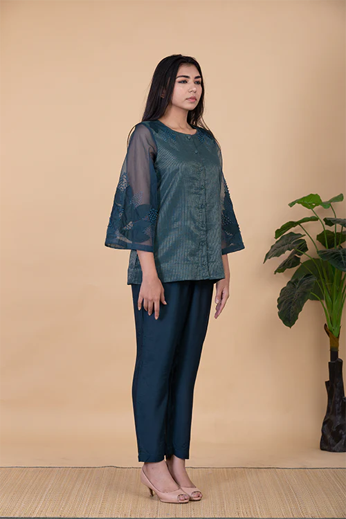 Chambray & Co.'S Avah Applique Vegan Silk Coord Set - Image 3