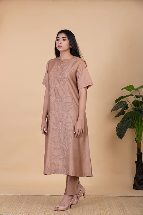 Chambray & Co.'S Cora Applique Vegan Silk Coord Set - Image 4