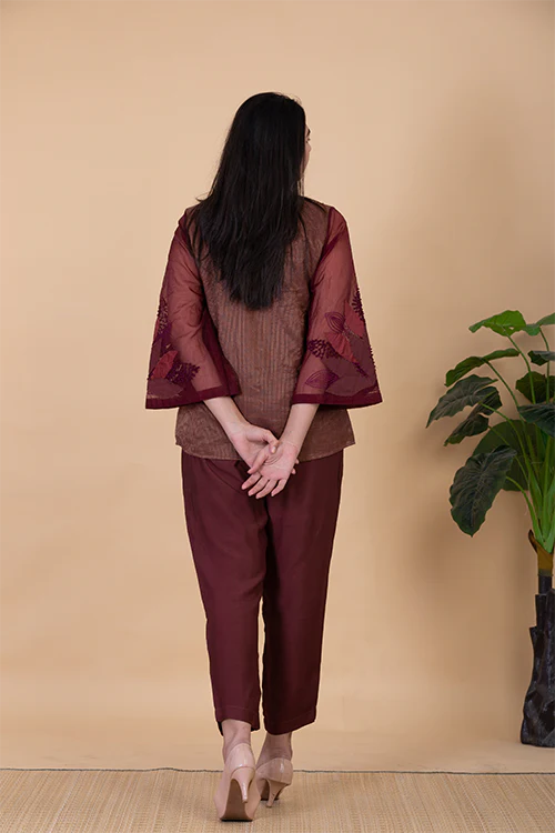 Chambray & Co.'S Daliah Applique Vegan Silk Coord Set - Image 4