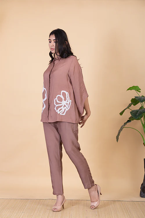 Chambray & Co.'S Faiza Applique Vegan Silk Coord Set - Image 4