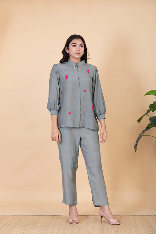 Chambray & Co.'S Leilah Applique Vegan Silk Coord Set - Image 3