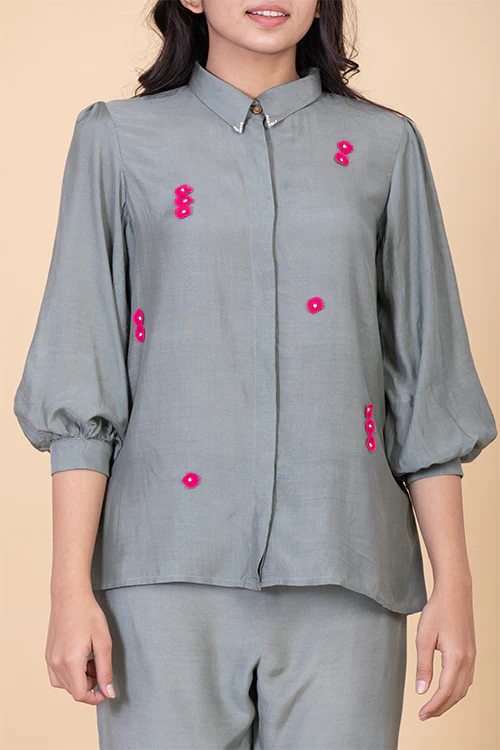 Chambray & Co.'S Leilah Applique Vegan Silk Coord Set - Image 4
