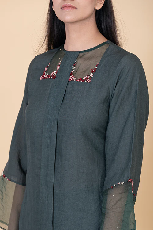 Chambray & Co.'S Qaina Applique Vegan Silk Coord Set - Image 2