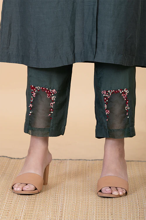 Chambray & Co.'S Qaina Applique Vegan Silk Coord Set - Image 6