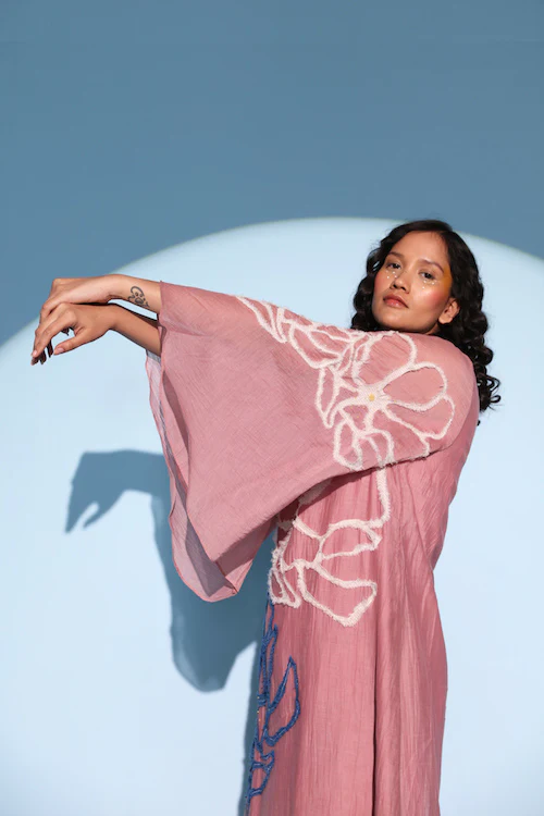 Chambray & Co.'S  Set Elenor Ravelled Applique Silk Set - Image 4
