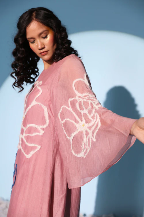 Chambray & Co.'S  Set Elenor Ravelled Applique Silk Set - Image 5