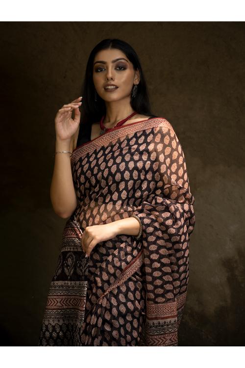 Classic Appeal. Bagru Hand Block Printed Kota Doria Saree - Black Ornate - Image 3