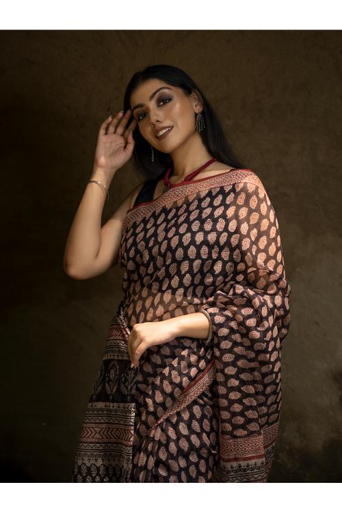 Classic Appeal. Bagru Hand Block Printed Kota Doria Saree - Black Ornate - Image 8