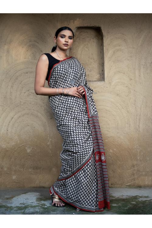 TICH Classic Appeal. Bagru Hand Block Printed Mul Cotton Saree - Black Leaf - Image 7