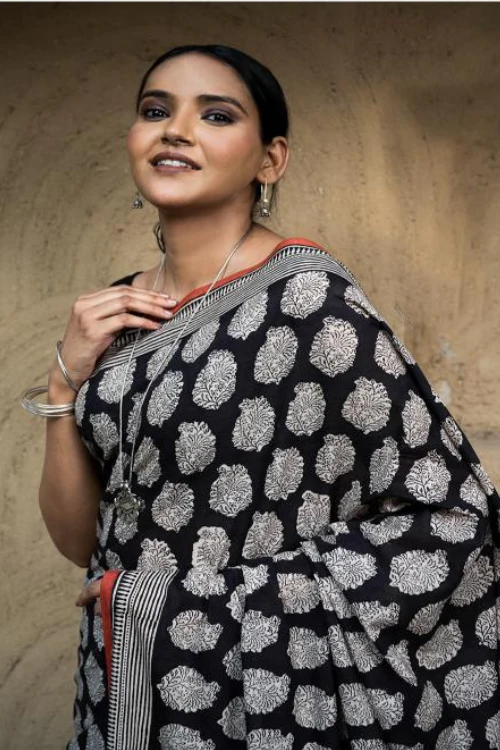 TICH Classic Appeal. Bagru Hand Block Printed Mul Cotton Saree - Black Paisley