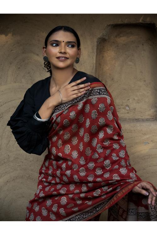 TICH Classic Appeal. Bagru Hand Block Printed Mul Cotton Saree - Vibrant Flora - Image 10