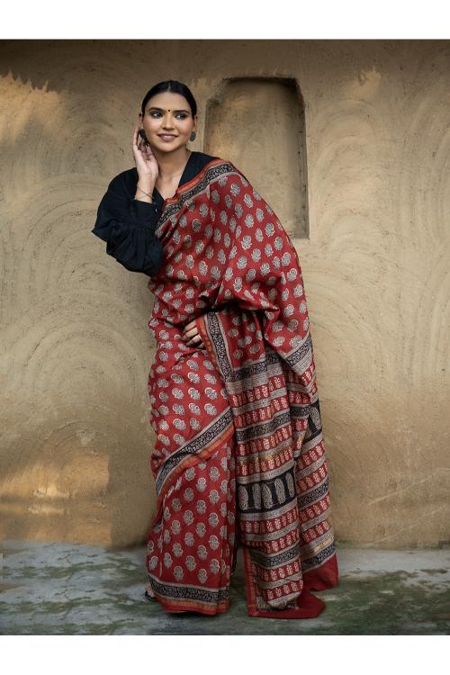 TICH Classic Appeal. Bagru Hand Block Printed Mul Cotton Saree - Vibrant Flora - Image 5