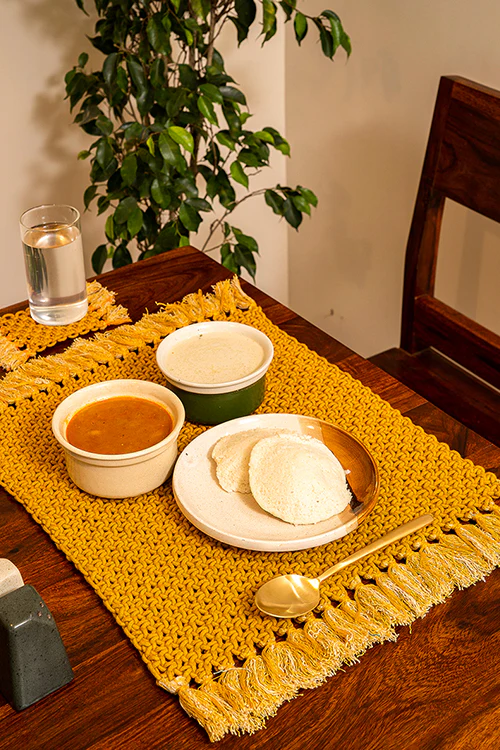 One 'O' Eight Knots Classic Hand-Knotted 100% Cotton Placemat (set of 2)
