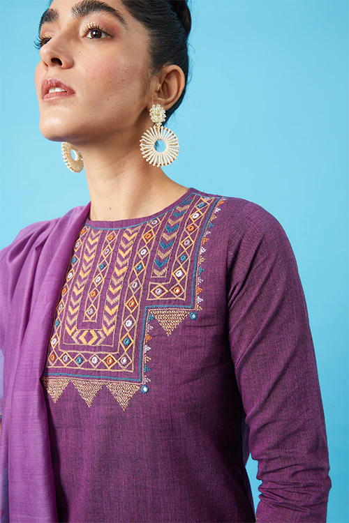 Okhai 'Imperial' Kutch Embroidered Kurta Pant Dupatta Set - Image 4