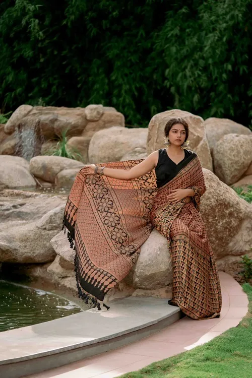 Craftroots Ajrakh All Over Floral Modal Saree With Tassels - Image 4