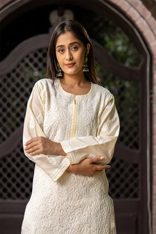 Craftroots All-Over Chikankari Embroidered Kurta - Image 3