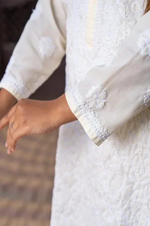 Craftroots Chikankari Embroidered Kurta - Image 3
