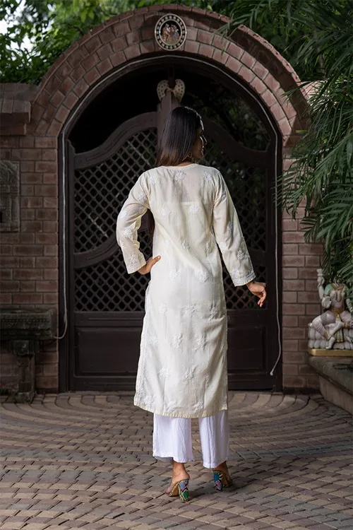Craftroots Chikankari Embroidered Kurta - Image 4