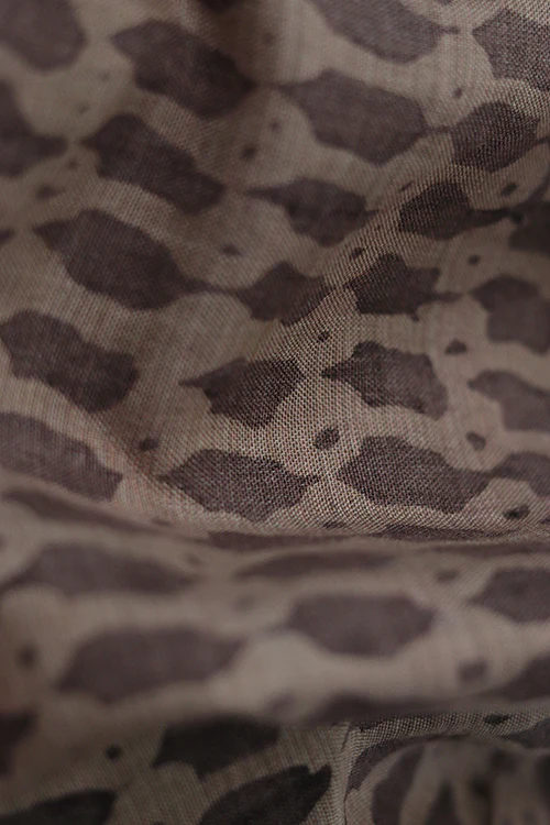 Creative Bee 'Bound' Signature Weave Silk Dupatta - Image 3