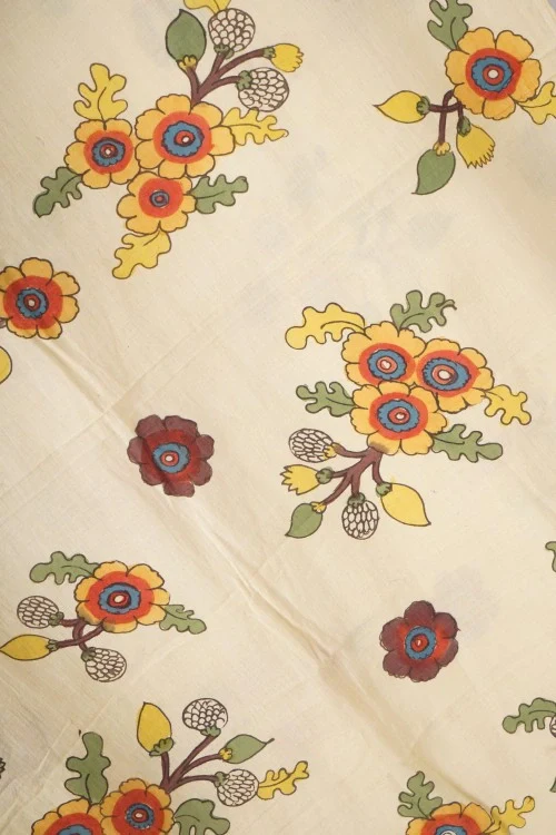 Creative Bee Hand Woven Natural Dye 'Pen & Petal' Hand-Painted Kalamkari Cotton Fabric-1Meters