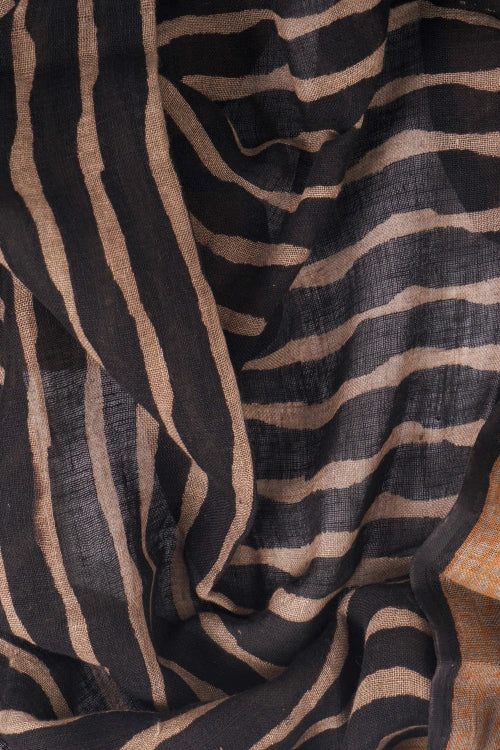Creative Bee Hand Woven Natural Dye 'Surface Soul' Block-Printed Linen Stole - Image 2