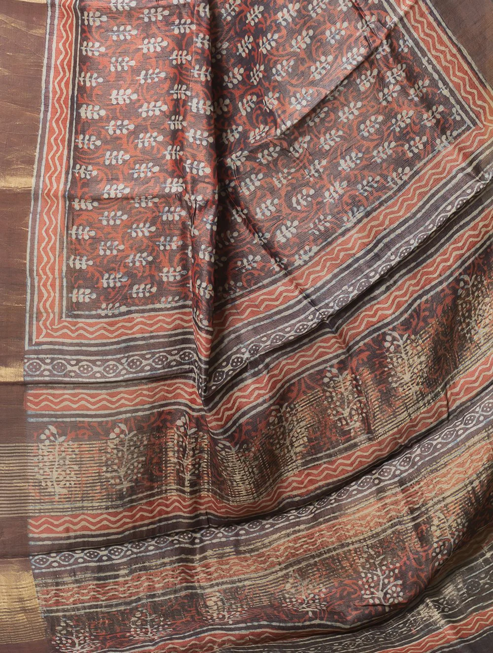 TICH Festive & Exclusive Tassar Silk Bagru Saree (With Blouse Piece) - Deep Brown, Coral & Dull Gold - Image 4
