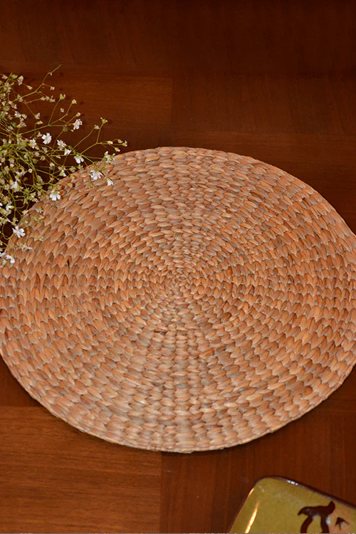 Dharini Water Hyacinth Round Mat (15Inch) - Image 3
