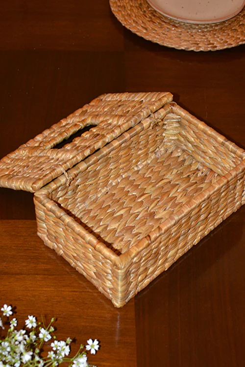 Dharini Water Hycinth Tissue Box - Image 5