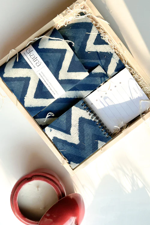 Ekatra Eco Friendly Sollid Motif Stationery Loaded Gift Hamper - Image 2