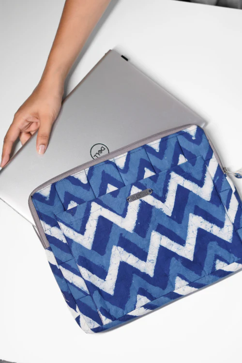 Ekatra Indigo Chevron Sustainable Handmade Cotton Laptop Sleeve/Laptop Cover - Image 3