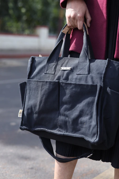 Ekatra Messenger Bag - Image 2