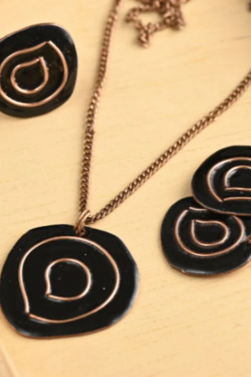 EkiBeki Hand Crafted Copper Enamel - Vartul Black Set - Image 3