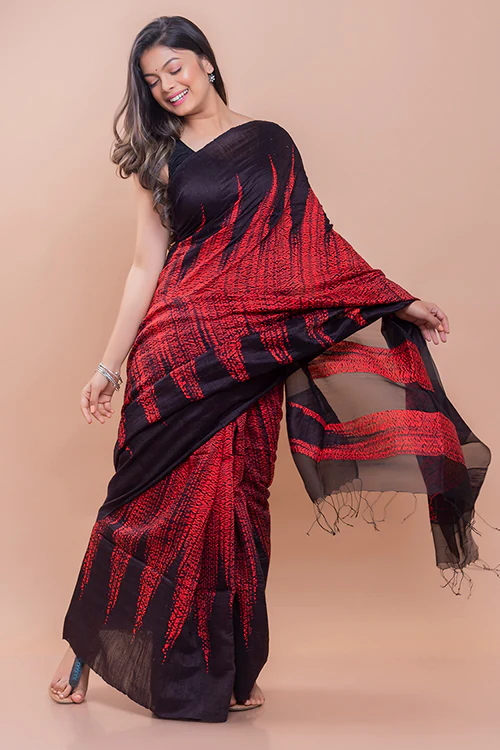 TICH Elegant Bengal Handwoven Matka Silk Shibori Saree - Black & Red - Image 3