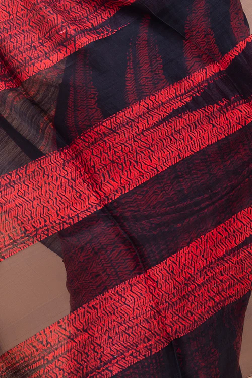 TICH Elegant Bengal Handwoven Matka Silk Shibori Saree - Black & Red - Image 6