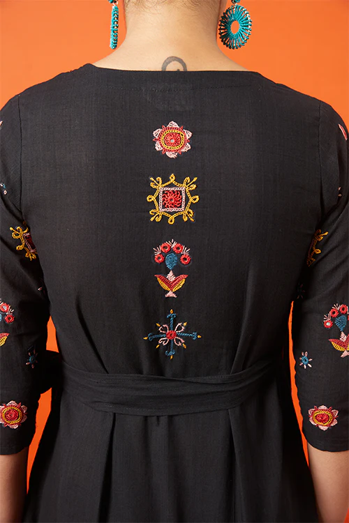 Okhai 'Empress' Kutch Embroidered Wrap Dress - Image 4