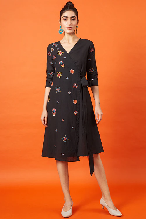 Okhai 'Empress' Kutch Embroidered Wrap Dress - Image 6